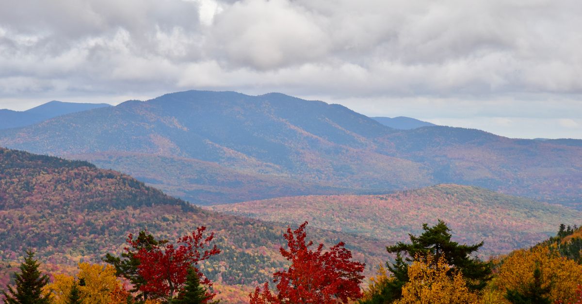 Cozy drive to the White Mountains - Photo by Camden on Pexels Cozy drive to the White Mountains - Photo by Camden on Pexels