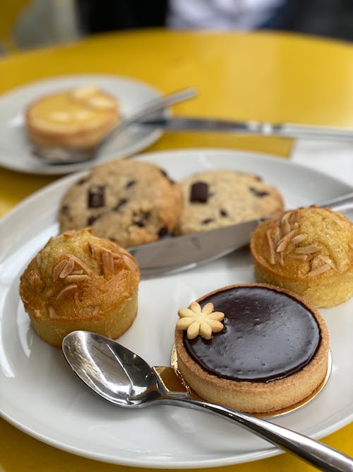 Fotobanka s bezplatnými fotkami na tému biela doska, cookies, cukrárske výrobky