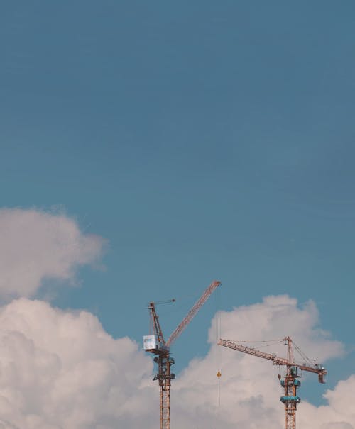 Bezpłatne Darmowe zdjęcie z galerii z białe chmury, błękitne niebo, ciężka maszyneria Zdjęcie z galerii