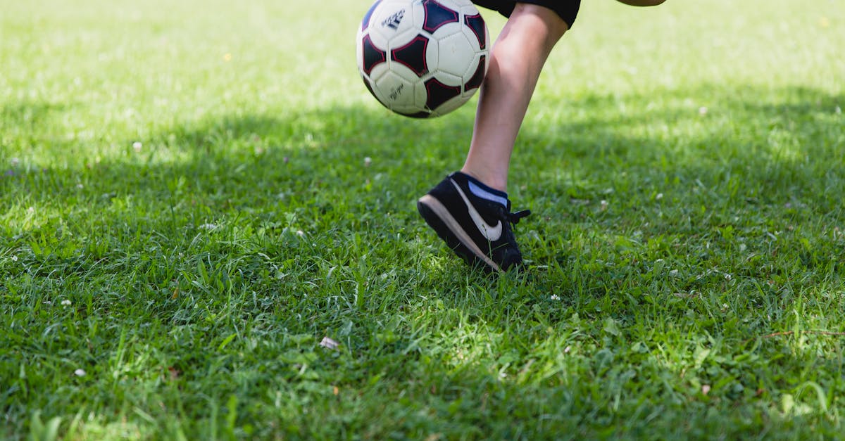 How much does a football player make on average