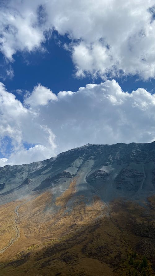 Δωρεάν στοκ φωτογραφιών με rock, βουνό, γαλάζιος ουρανός