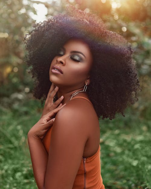 Fotos de stock gratuitas de bonito, cabello afro, maquillaje