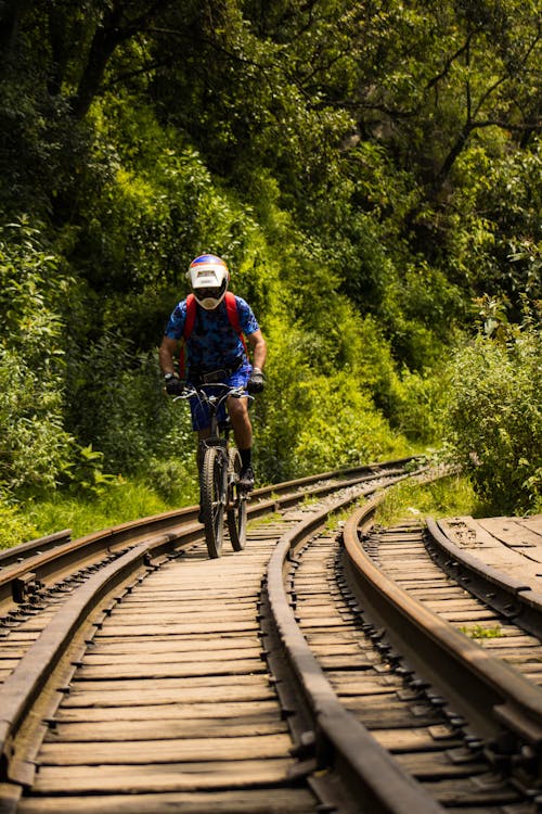 Immagine gratuita di bicicletta, casco, divertimento