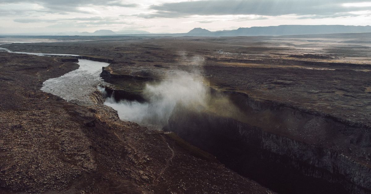 Tectonic Ravine Steam coming from a Ravine · Free Stock Photo