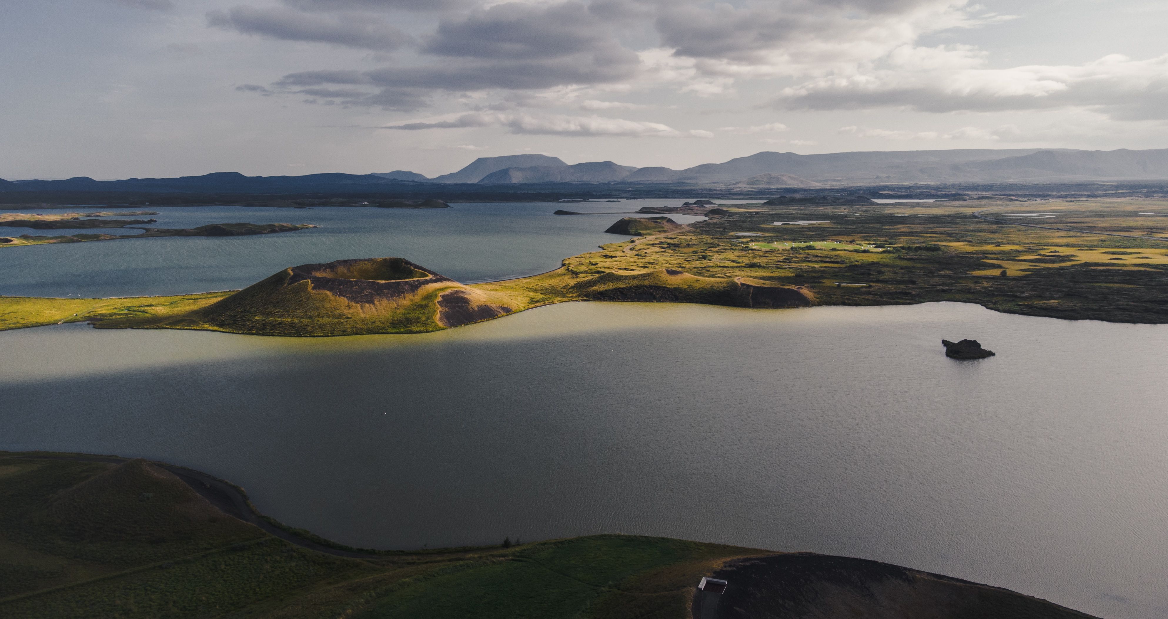Thingvellir rift valley with Almannagja gorge and lake