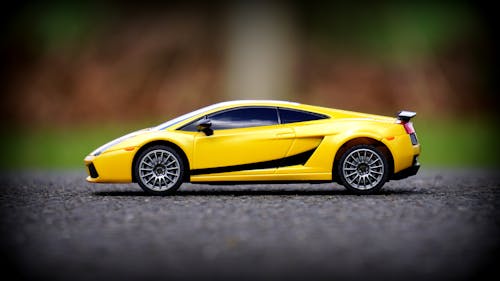 Coupe Mainan Die Cast Kuning