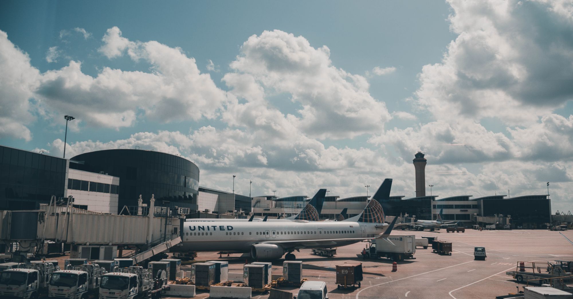Budget Airlines Grounded: Fuel Costs Decimate Margins, Sell UAL, LUV