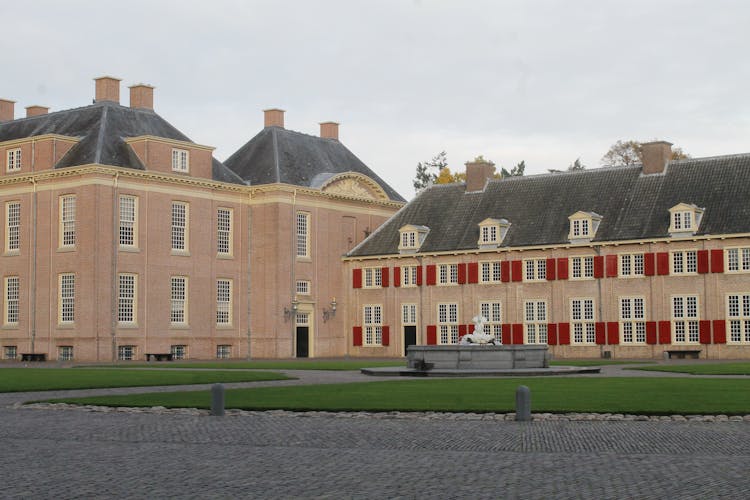 View Of The Het Loo Palace With Garden 