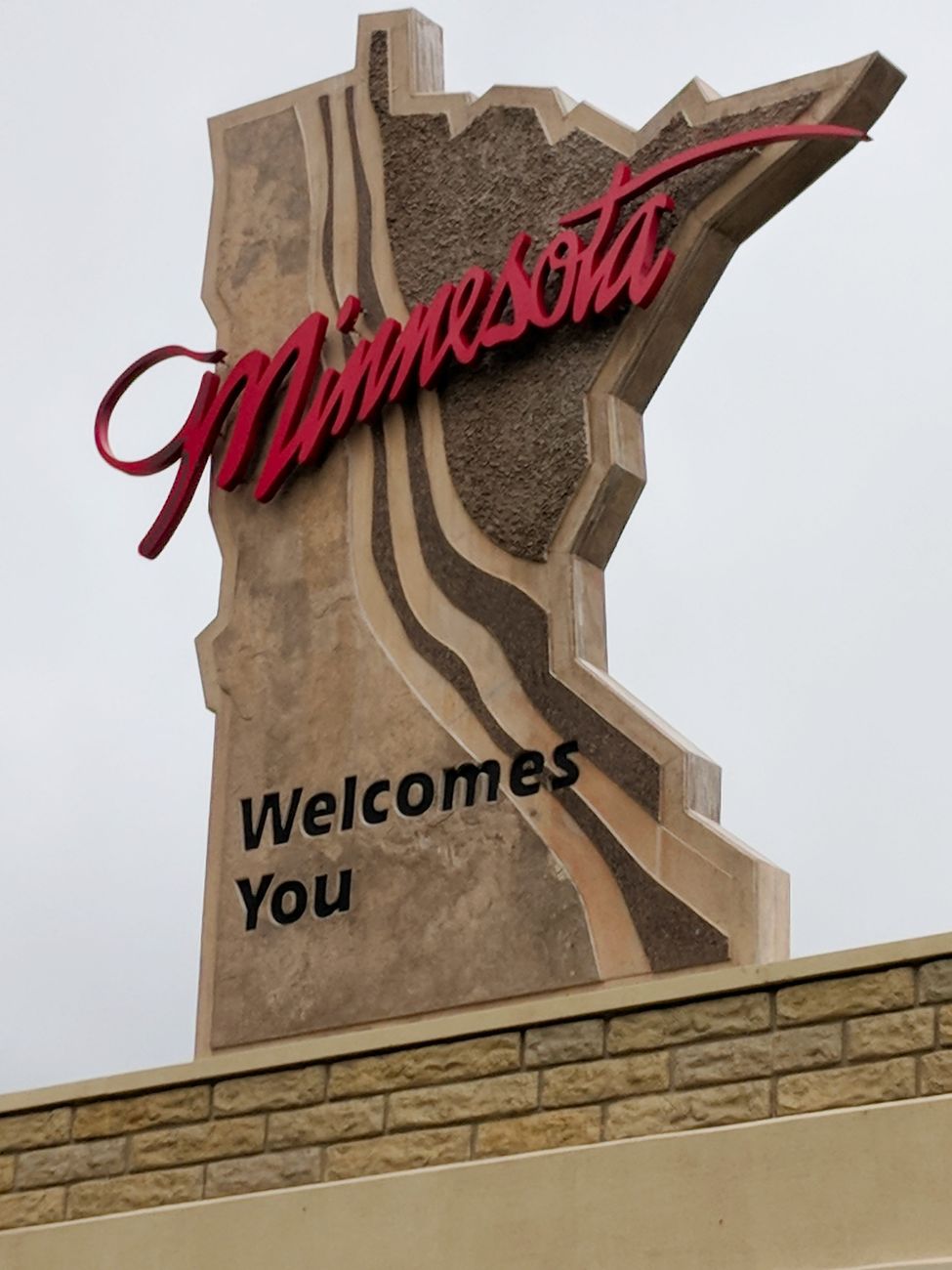 Schießerei in Minnesota fordert mehrere Opfer, darunter zwei Polizeibeamte