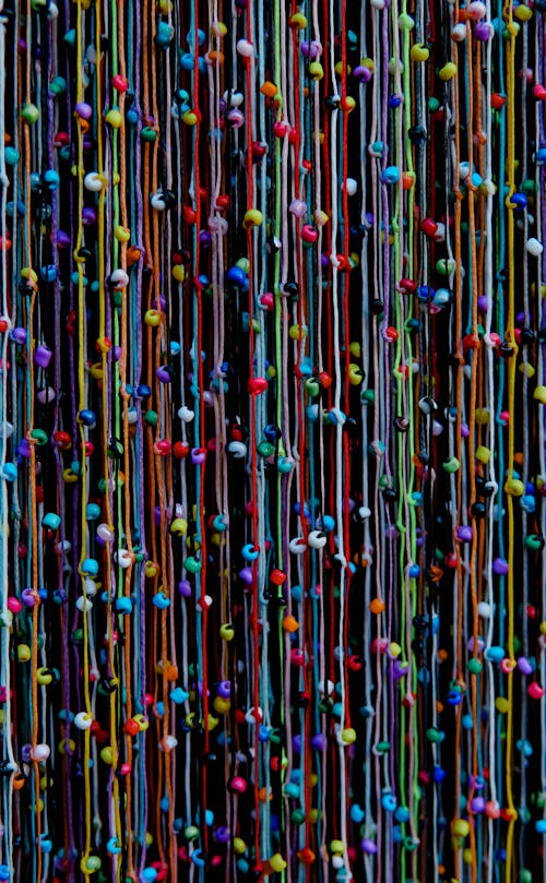 Colorful Strings with Beads