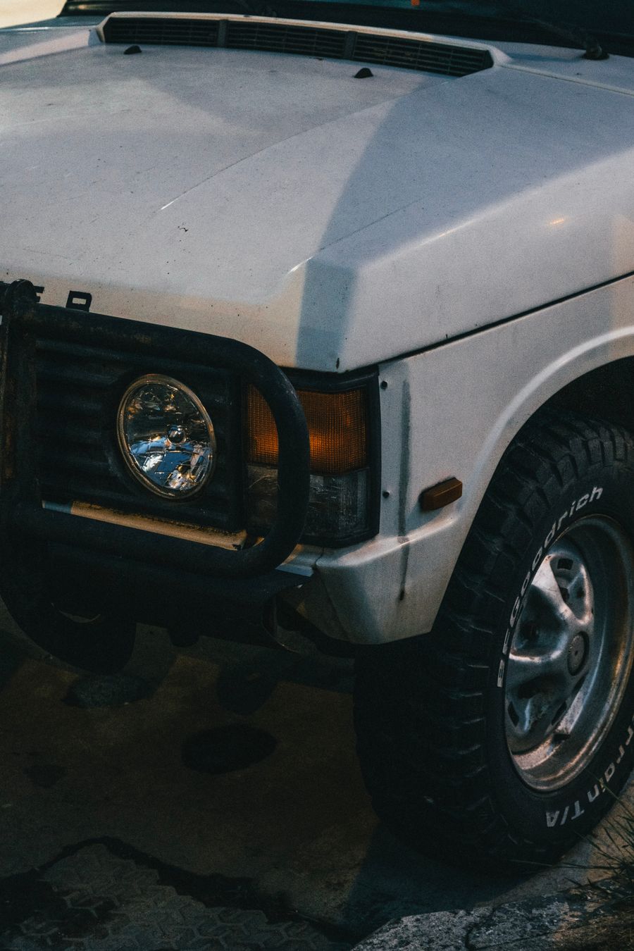 Передняя часть внедорожника Range Rover