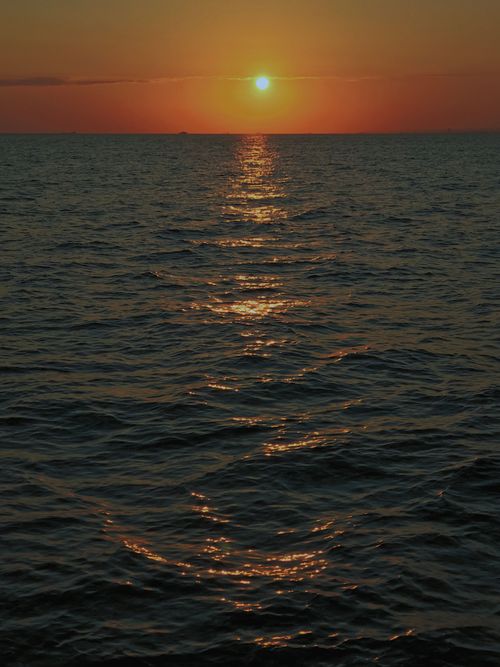 Free Experience a breathtaking sunset over the Marmara Sea in Istanbul with serene ocean views. Stock Photo