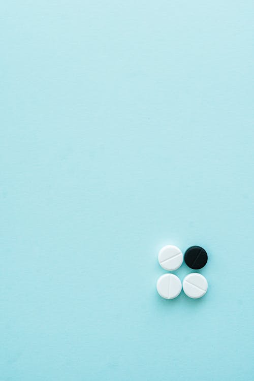 タブレット, ベビーブルーの背景, 丸薬の無料の写真素材
