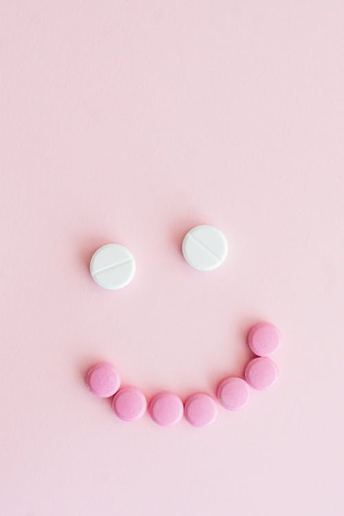 Foto profissional grátis de abstrato, comprimidos brancos, comprimidos rosa