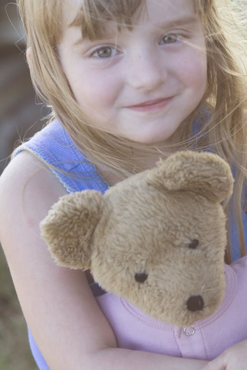 귀여운, 어린 소녀, 테디 베어의 무료 스톡 사진