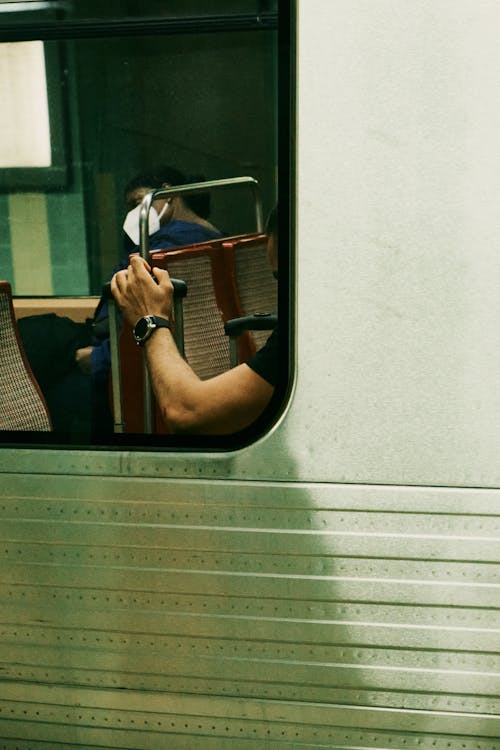 Бесплатное стоковое фото с едущий на работу, общественный транспорт, окно