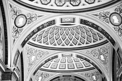 Free Grayscale Photo of a Dome Ceiling Stock Photo
