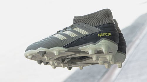 adidas, ayakkabı çifti, Futbol oyuncuları içeren Ücretsiz stok fotoğraf