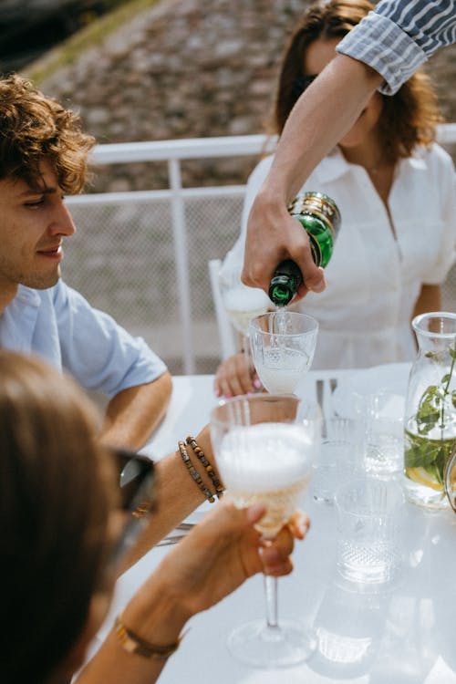 Immagine gratuita di bevanda, bicchiere, bottiglia di champagne