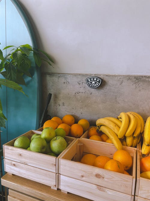Kostnadsfria Kostnadsfri bild av apelsiner, äpplen, bananer Stock foto