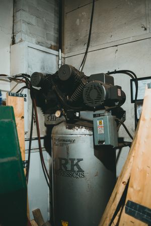 Rotary screw compressor