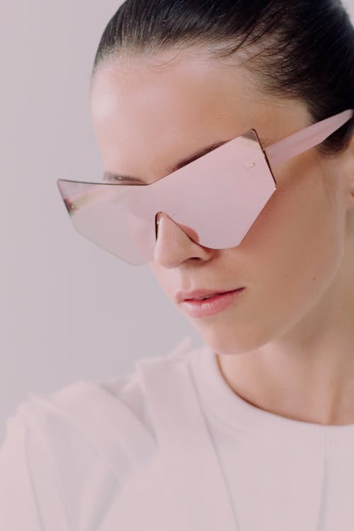 Portrait of black hair woman in sunglasses