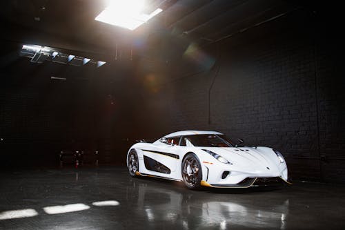 Koenigsegg Regera in Garage