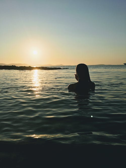 Kostenloses Stock Foto zu baden, draußen, frau