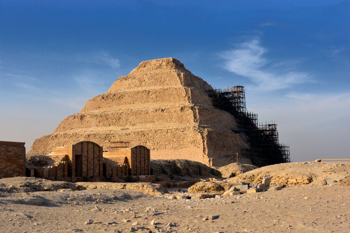 Stufenpyramide von Djoser in Sakkara bei einem privaten Zweitagesprogramm in Kairo