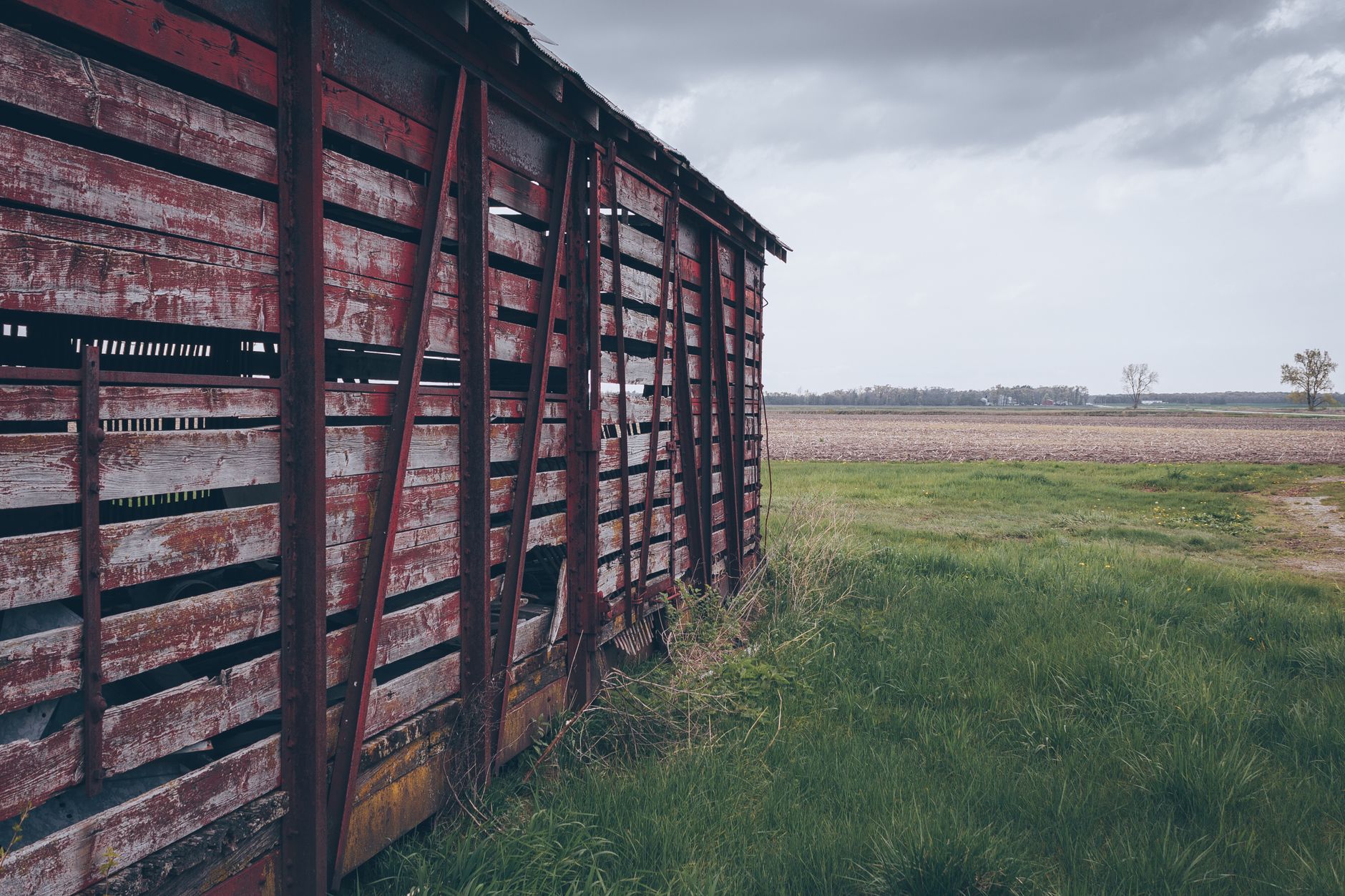 Tobacco barn along a country road outside Springfield
