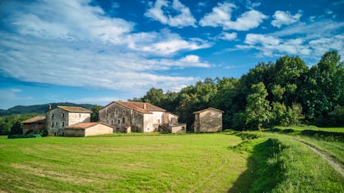 Kostenloses Stock Foto zu außerorts, bauernhof, dorf