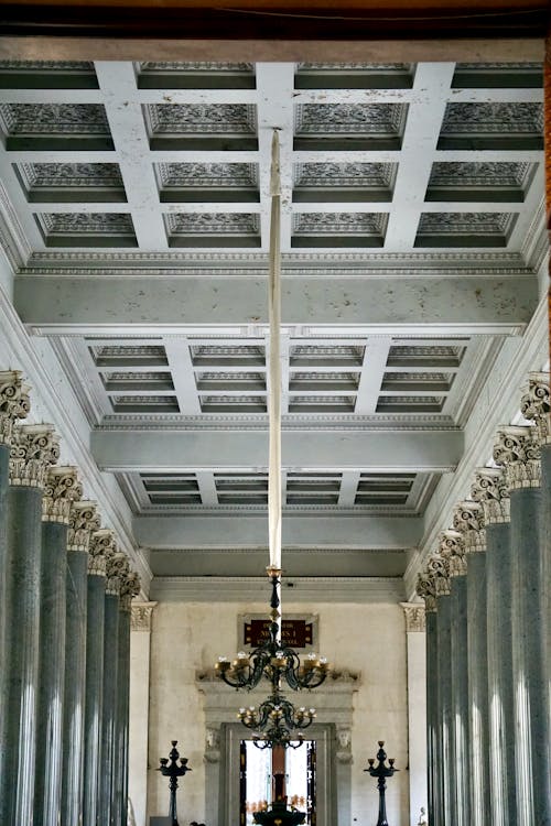 Gratis stockfoto met architectonisch, interieurontwerp, kolom