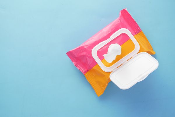 Wet wipes packet
