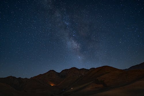 Kostenloses Stock Foto zu astrofotografie, berg, galaxie