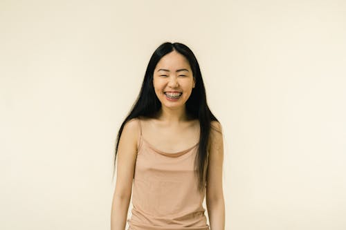 Бесплатное стоковое фото с азиатка, в помещении, женщина