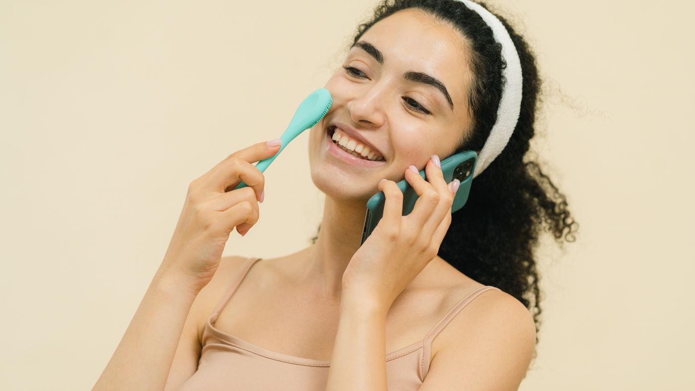 The Four-Step Facial Routine That Actually Holds Up Over Time