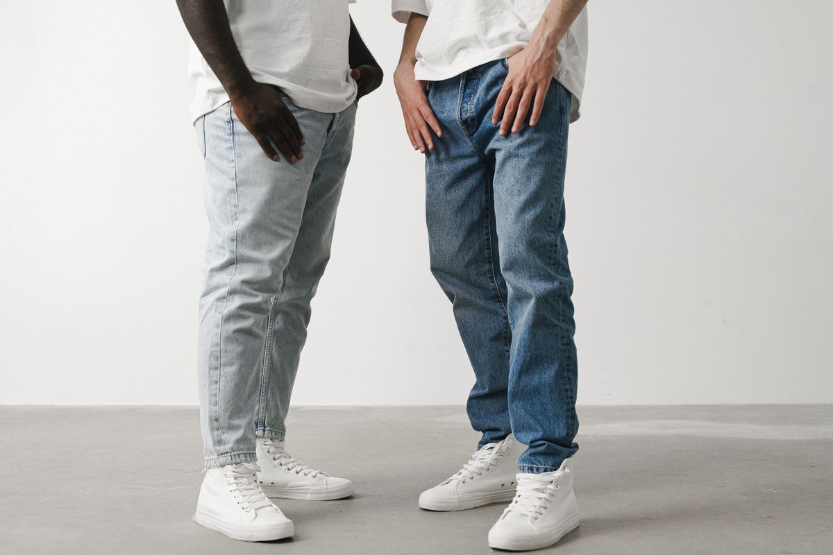 mens jeans styles guide — Straight Leg Is the Safe Default Again