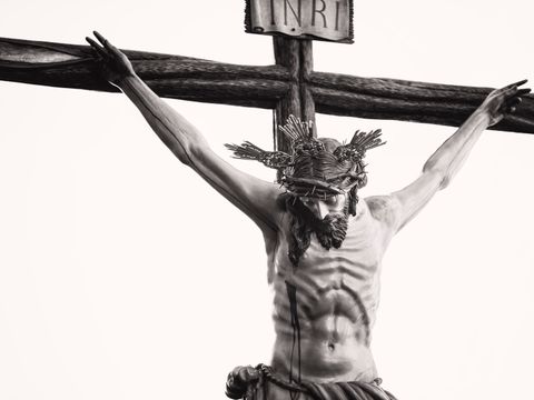 Detailed crucifix - the craftsmanship of silver Catholic crosses