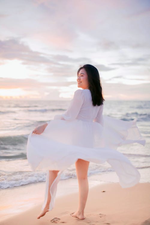アジアの女性, ハッピー, ビーチの無料の写真素材