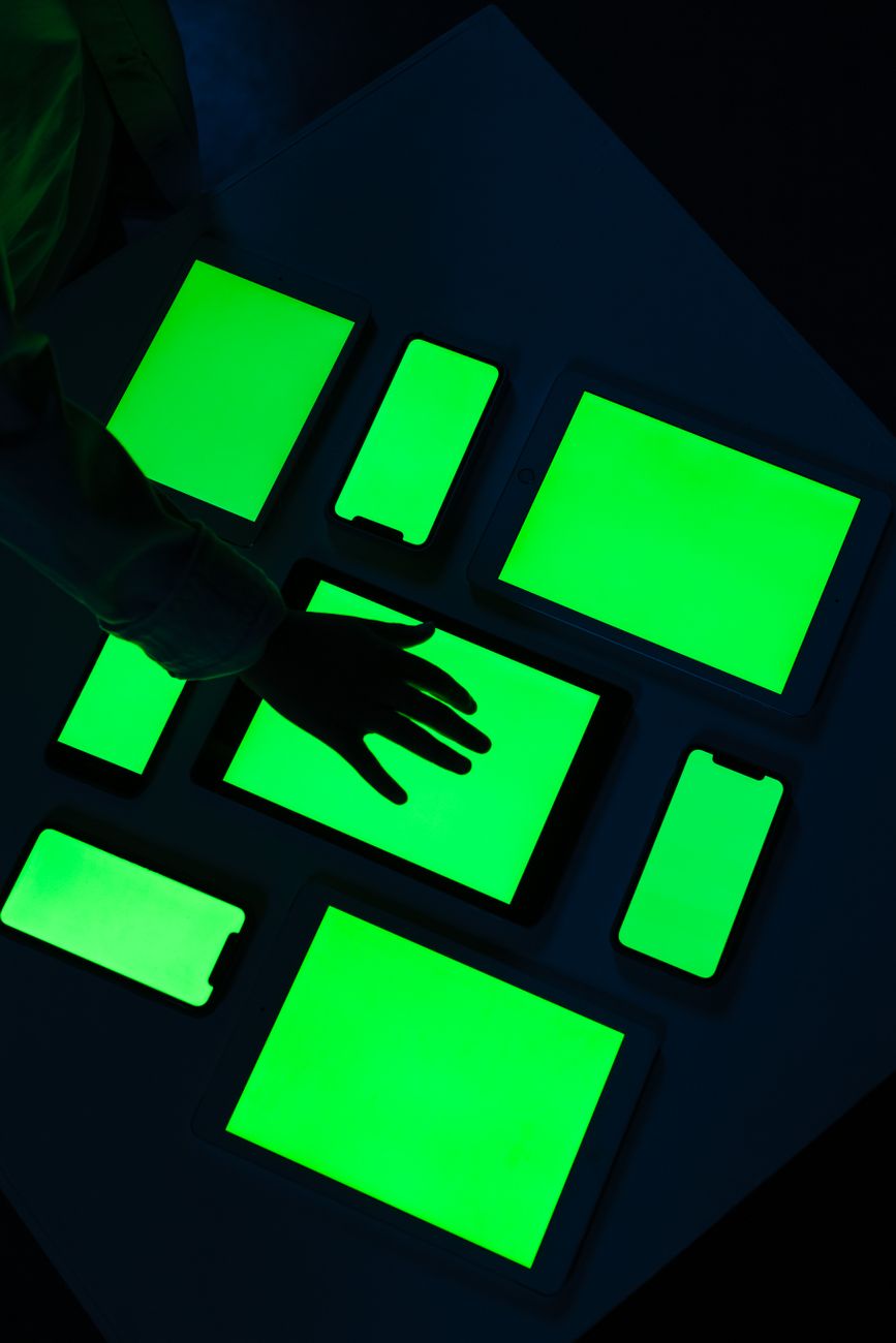 LCD vs OLED for Programmers: Which Laptop Screen Should You Choose?