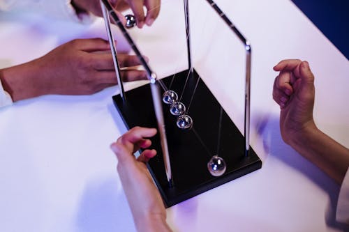 Newton s cradle seen from above