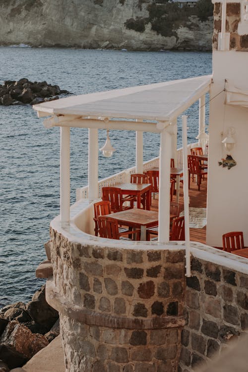 Základová fotografie zdarma na téma balkon, křesla, pobřeží