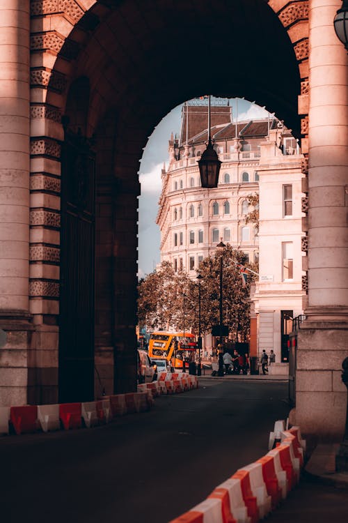 Road Through Admiralty Arch