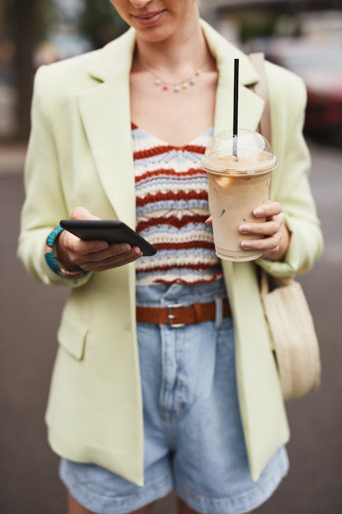 Foto d'estoc gratuïta de beguda, blazer, cafè