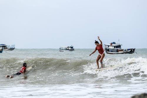 Δωρεάν στοκ φωτογραφιών με Surf, άνδρας, βλέπω