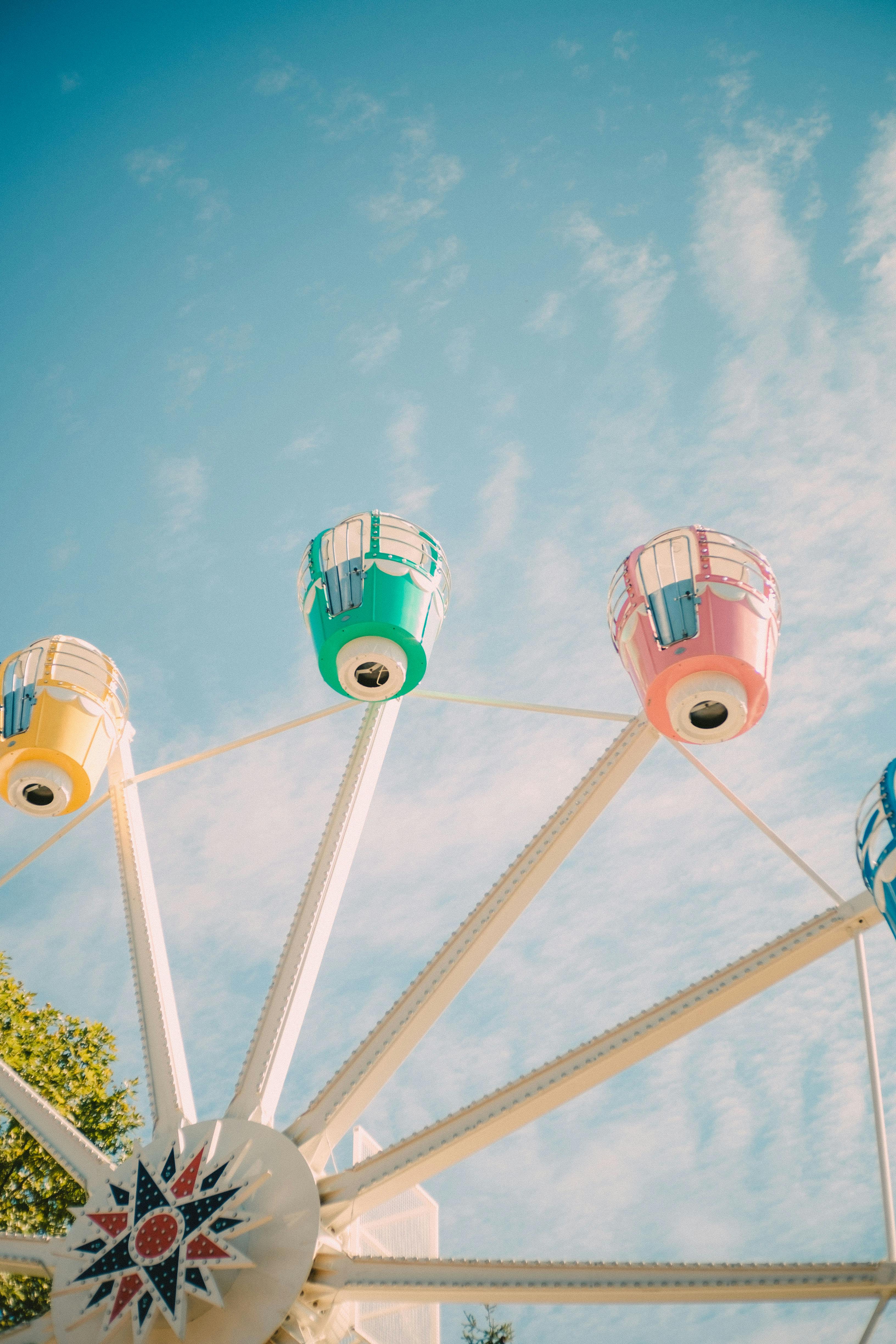 White Steel Ferris Wheel · Free Stock Photo