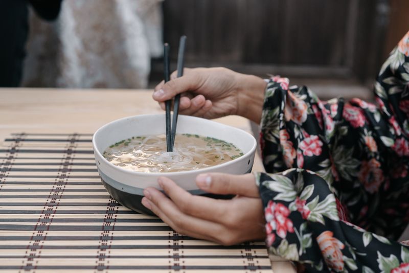 Menikmati ramen Ichisan