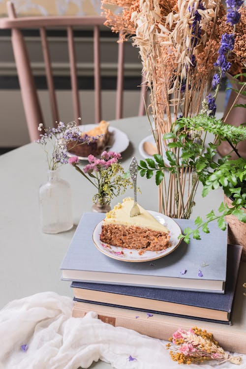 Gratis stockfoto met boeken, cake, eten