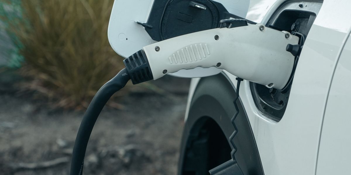 How Long Do EV Batteries Last? What the Data Shows