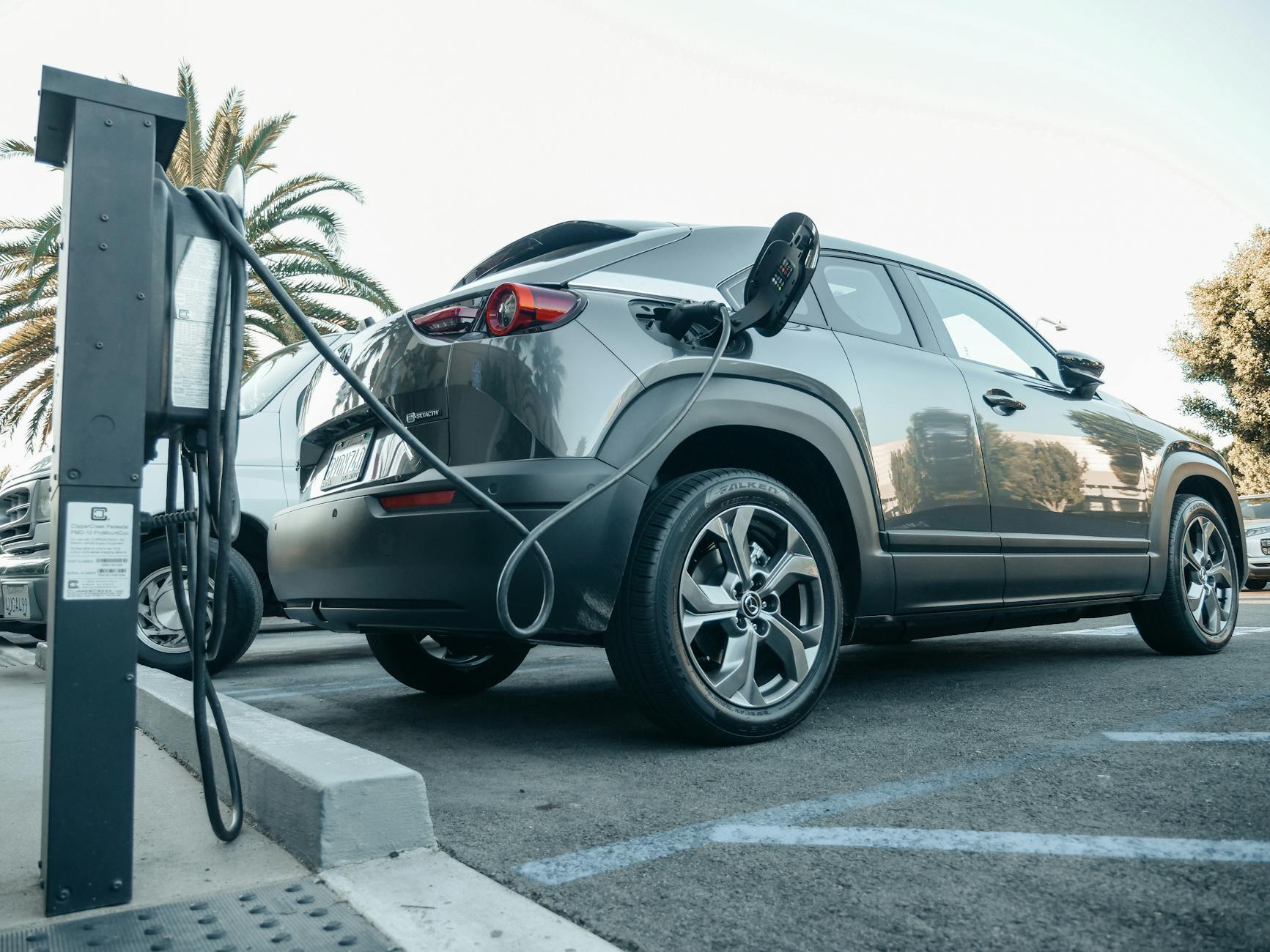 How Do Electric Cars Work? All You Want to Know